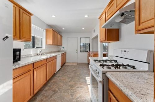 1343 Norberry St, Lancaster, CA 93534-2933