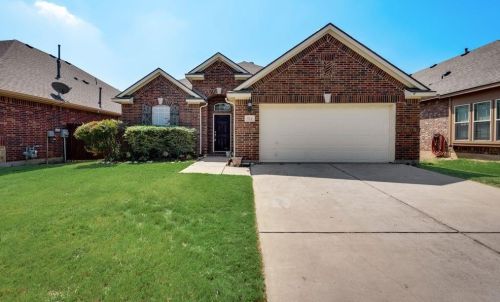 524 Darlington Trl, Fort Worth, TX 76131-3540