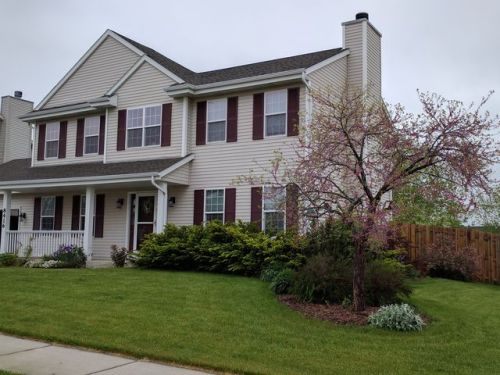 8416 Queensbury Ln, Sturtevant WI  53177-2692 exterior