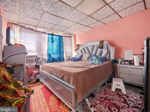 6613 Guyer Ave, Philadelphia PA 19142-2602 exterior