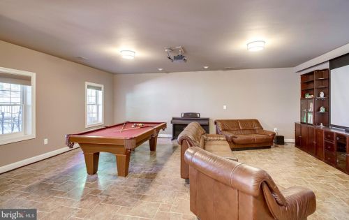 12664 Crabtree Falls Dr, Bristow VA  20136-2161 exterior