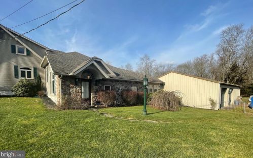 451 Pine Swamp Rd, Marsh, PA 19520-8902