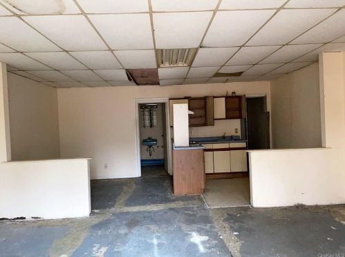 15 Chestnut Ridge Rd, Mahopac NY  10541-3320 exterior