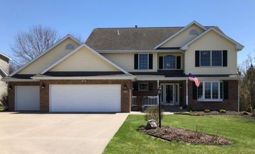 520 Auburn Hills Dr, Iowa City, IA 52241-3329