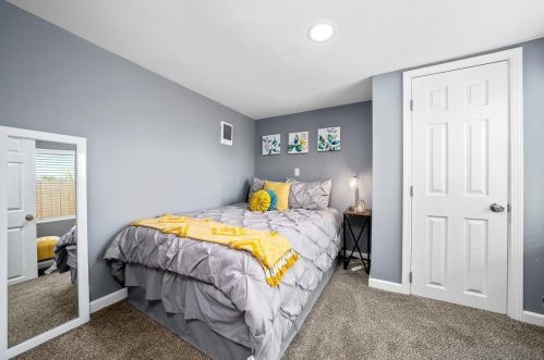 4762 Castle Ave, San Diego CA  92105-2913 exterior