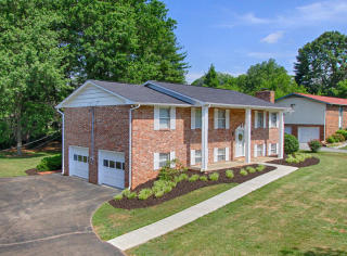 8529 Dresden Dr, Knoxville, TN 37923-1717