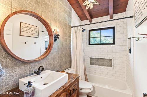 702 Chula Vis Rd, Tucson AZ 85718-1116 exterior