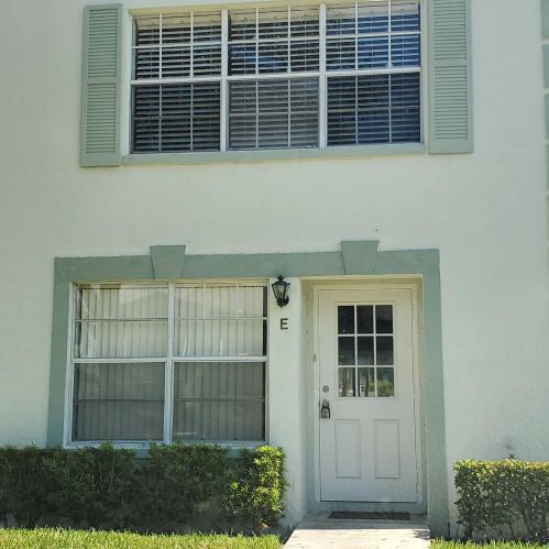 3701 Savoy Ln, West Palm Beach, FL 33417-1141