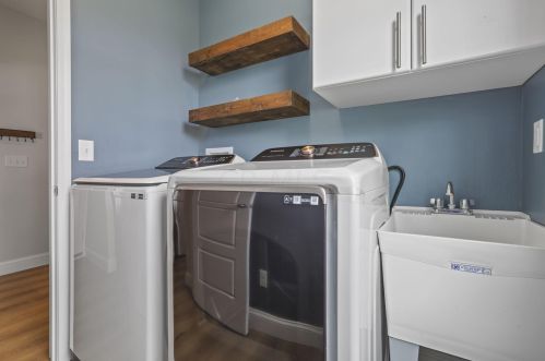 7818 Narrow Leaf Ct, Blacklick OH  43004-6047 exterior