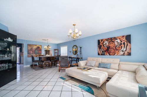 1702 Shady Ridge Ct, Orlando, FL 32807-4267