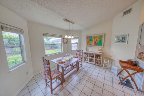 47 Tina Maria Cir, Daytona Beach FL  32127-7029 exterior