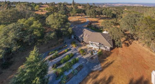4142 Vienna Dr, Pilot Hill, CA 95664-9628