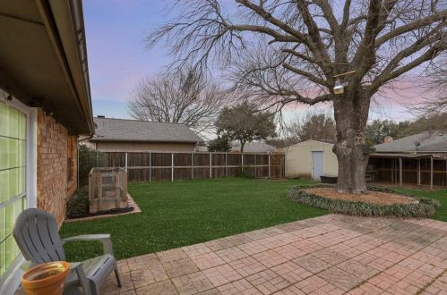 1502 Meadow Glen St, Richardson TX  75081-2541 exterior