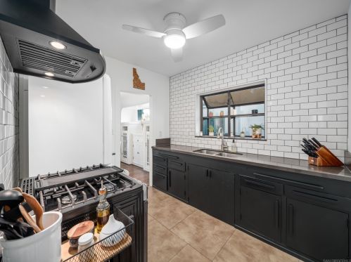 4762 Mountain View Dr, San Diego CA  92116-2250 exterior