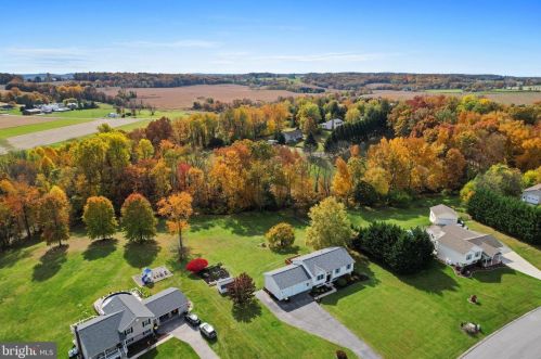 6116 Gardner Rd, Spring Grove PA  17362-9158 exterior