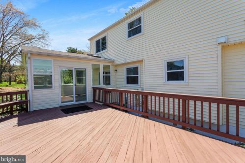 10624 Cavalcade St, Great Falls VA  22066-2427 exterior