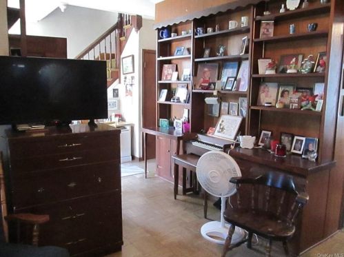 68 Sprague Ave, Middletown NY  10940-5123 exterior