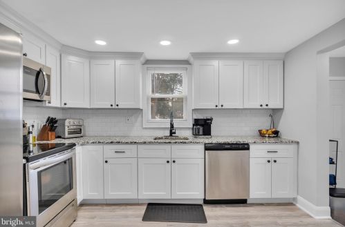 501 Rhoads Ave, Tavistock NJ  08033-2931 exterior