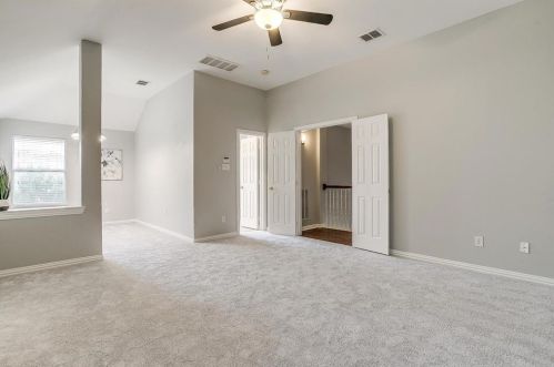 1005 Tanglewood Ln, Lewisville TX  75028-8234 exterior