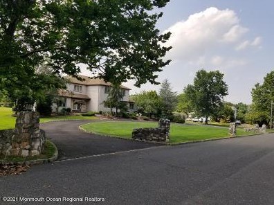 61 Tally Dr, East Freehold, NJ 07728-8158