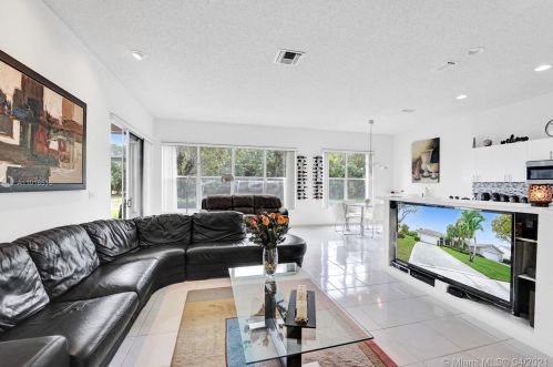 7780 Rockford Rd, Boynton Beach, FL 33472-2522