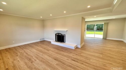 3034 Travis Ave, Simi Valley, CA 93063-1942