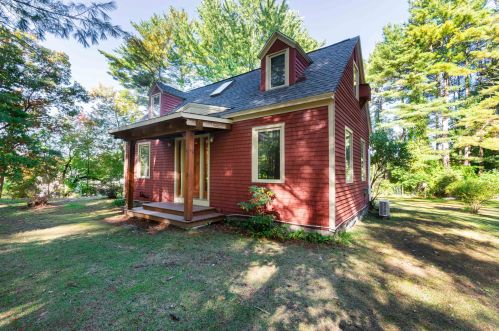 136 Old Derry Rd, Londonderry, NH 03053-2214