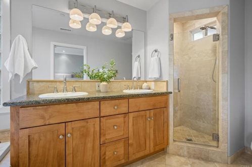 145 3rd St, Encinitas CA  92024-3208 exterior