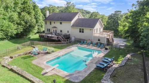 458 Depot Hill Rd, Poughquag NY  12570-5766 exterior