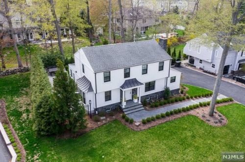 790 Ackerman St, Franklin Lakes, NJ 07417-1801