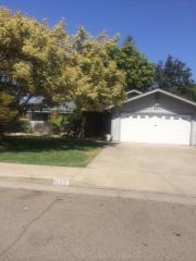 1170 Mulberry Ave, Porterville, CA 93257-1420