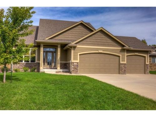 16855 Iltis Ct, Des Moines, IA 50325-2568