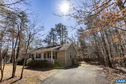 501 Jefferson Dr, Bybee VA 22963-3034 exterior