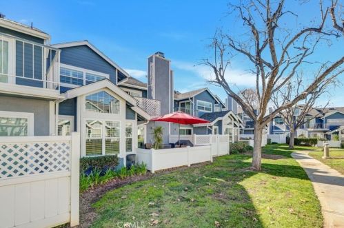 216 Glendora Ave, Covina CA 91724-2954 exterior