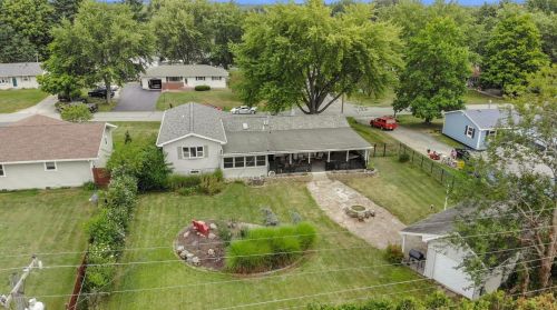 2153 Marshall Dr, Valpo IN  46385-5429 exterior