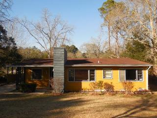 216 Wallace Dr, Quincy, FL 32351-3932