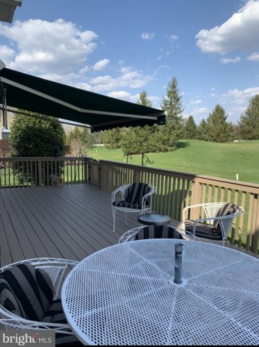 135 Sawgrass Dr, Blue Bell PA  19422-3209 exterior