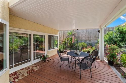 5807 Greens Dr, Riverside CA  92509-7327 exterior