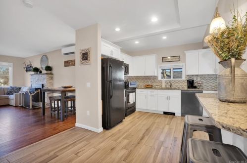 240 Overland Rd, Mahopac NY  10541-1121 exterior