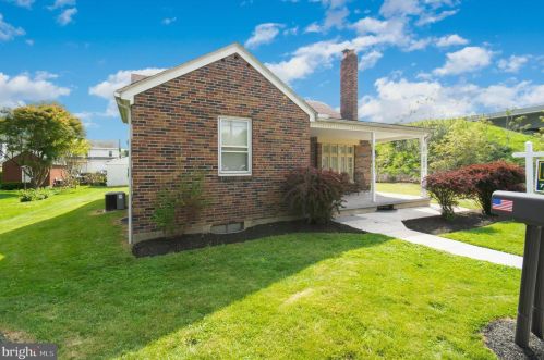 7 2nd St, Highspire PA  17034-1001 exterior