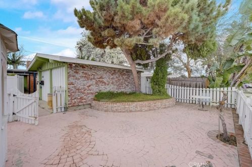 3109 Lees Ave, Long Beach, CA 90808-4218