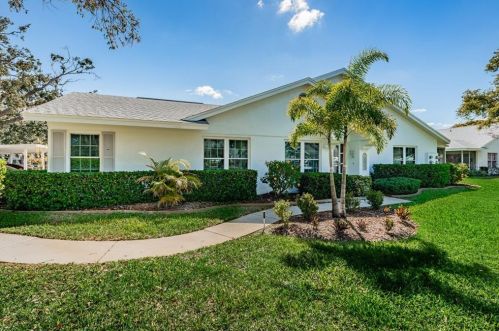 4132 Edgewood Dr, Tarpon Springs, FL 34691-2620