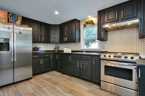 32 Fairview Ave, Nashua NH 03060-4105 exterior