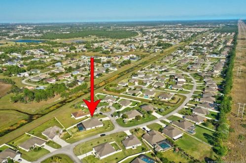 5860 Poe Ct, Port Saint Lucie FL  34986-4644 exterior