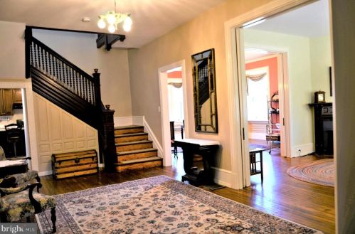 205 Lippincott Ave, Riverton NJ  08077-1309 exterior