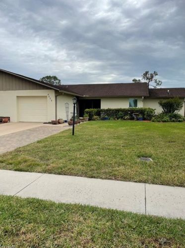 4664 Lakewood Blvd, Naples, FL 34112-5253