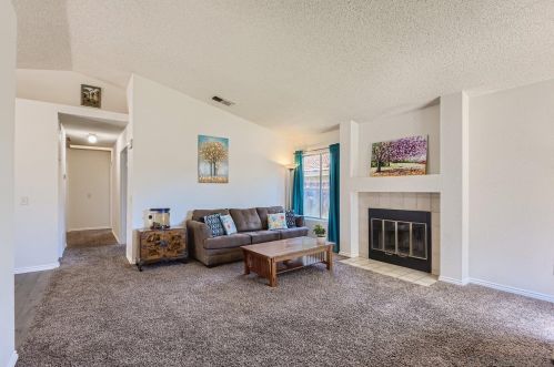 27153 Rainbow Creek Dr, Temecula CA  92591-4512 exterior