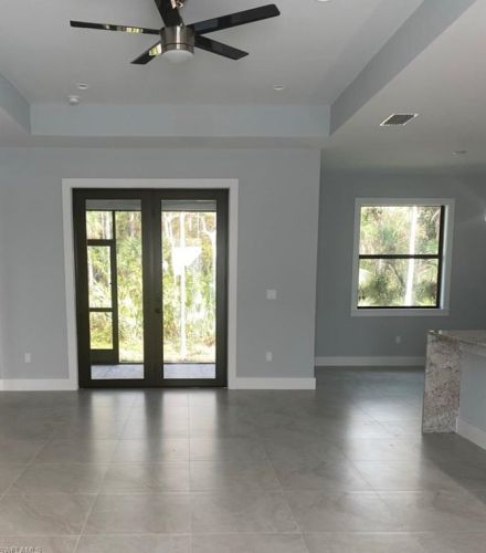 598 2nd St, Naples, FL 34117-5909