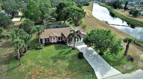 200 Maple Ave, Lehigh Acres, FL 33936-1457
