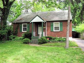 1166 Groesbeck Rd, Cincinnati, OH 45224-3276